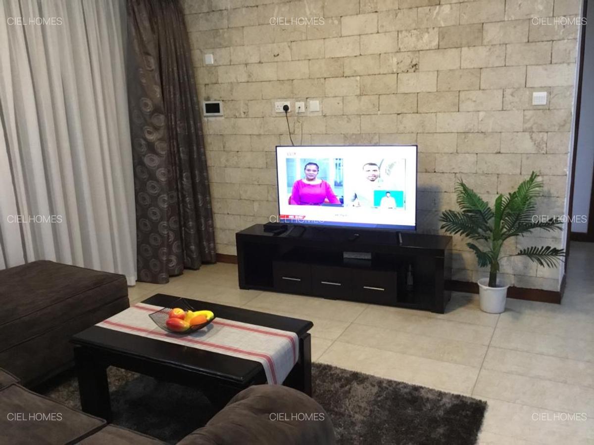 Furnished 1 Bed Apartment with En Suite at Wood Avenue - 2