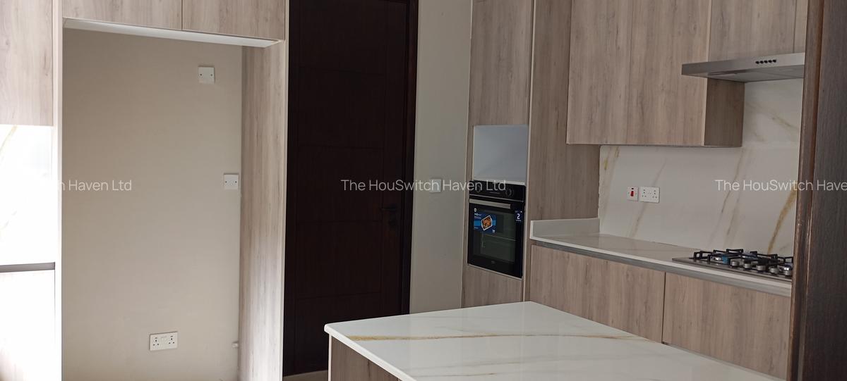 5 Bed Townhouse with En Suite at Off James Gichuru Rd - 6