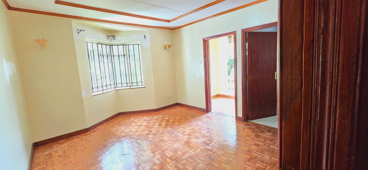 5 Bed Townhouse with En Suite at Mugumo Road - 8