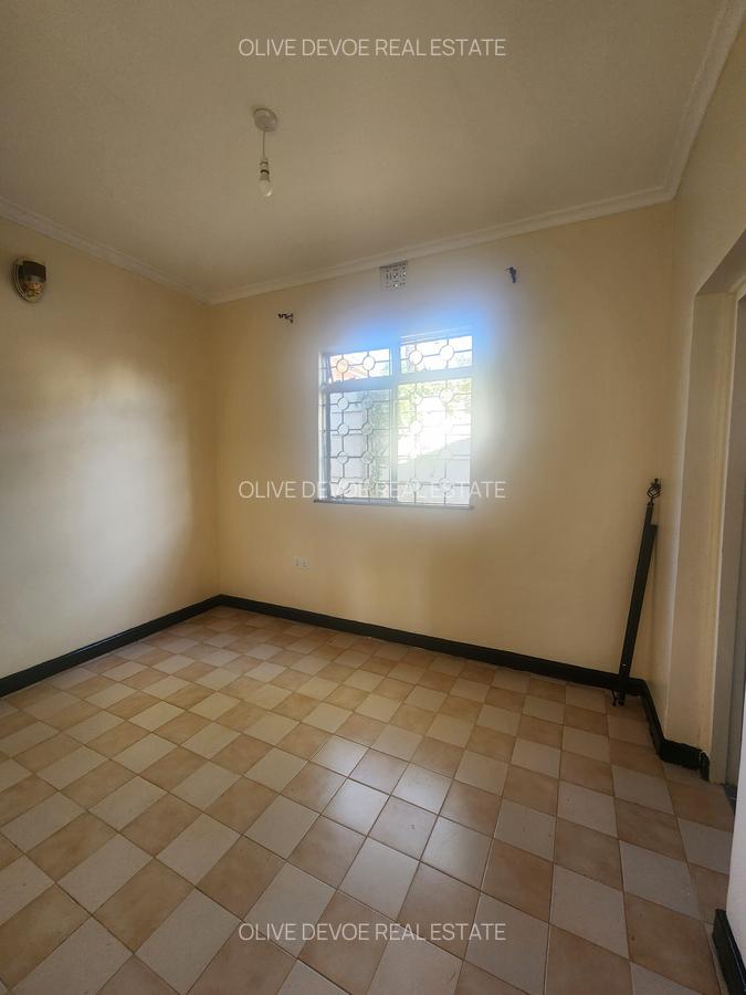 3 Bed House with En Suite in Karen - 10