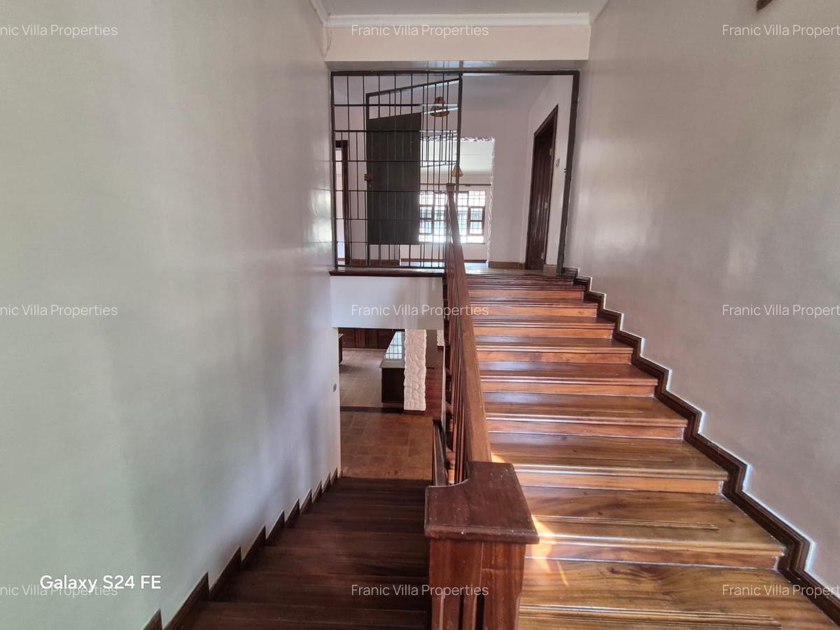 4 Bed Villa with En Suite at Westlands - 12