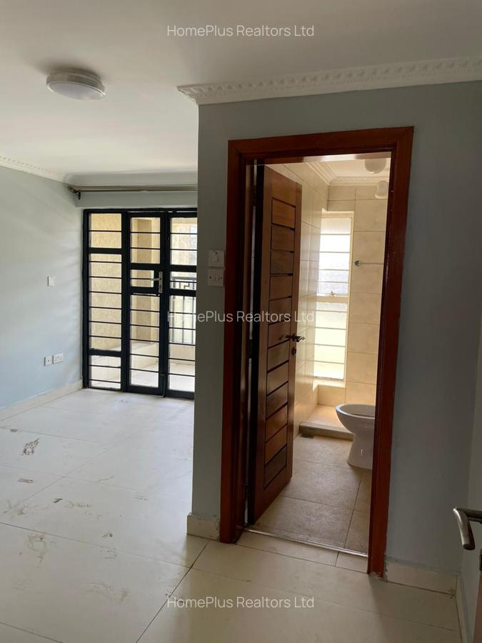 4 Bed Townhouse with En Suite at Nasra Court - 12