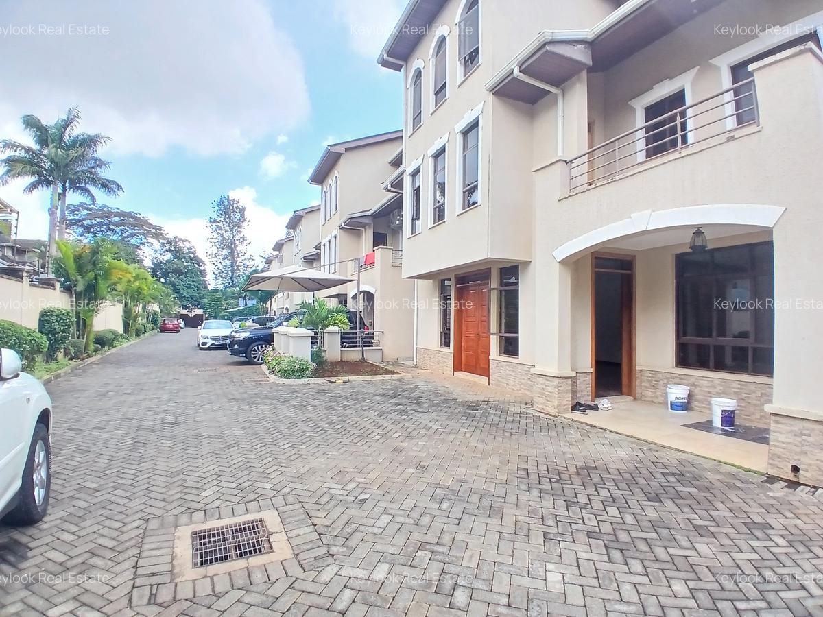 5 Bed Townhouse with En Suite at Lavington Green - 1