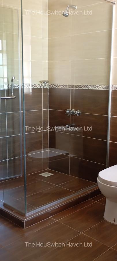 4 Bed Villa with En Suite at Off Un Avenue - 14