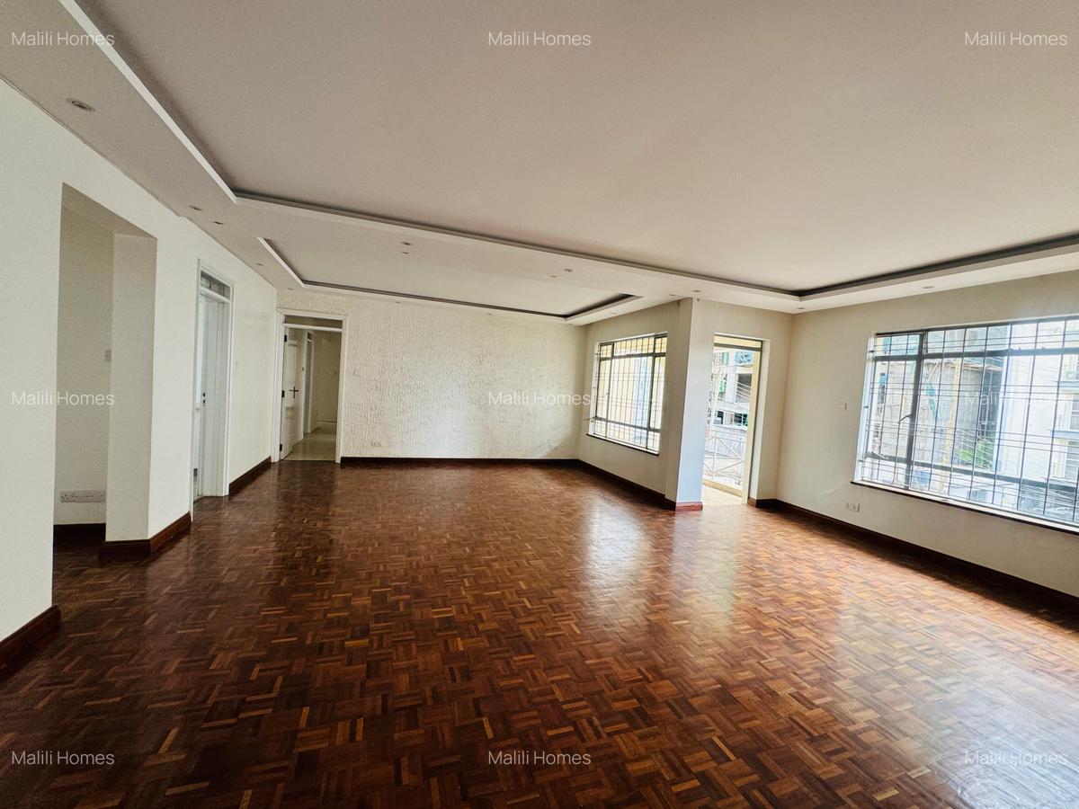 4 Bed Apartment in Riverside - 2