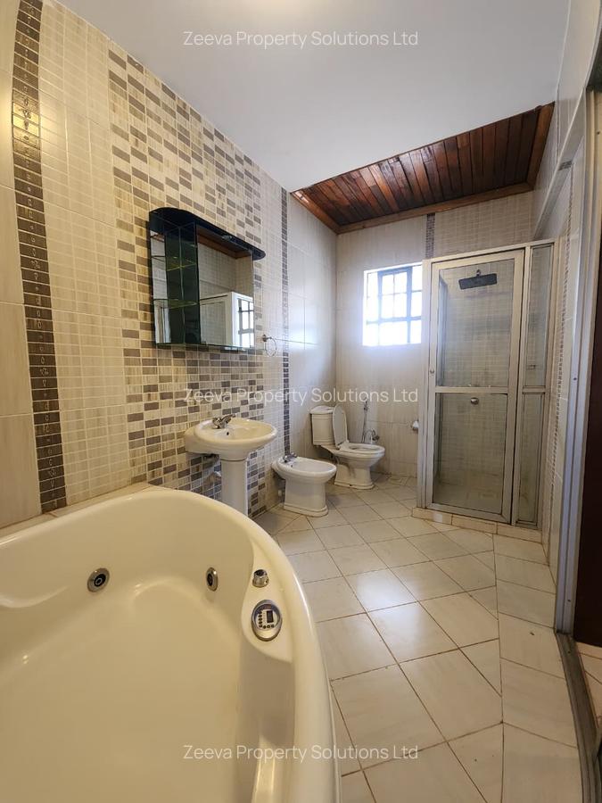 5 Bed House with En Suite in Lavington - 18
