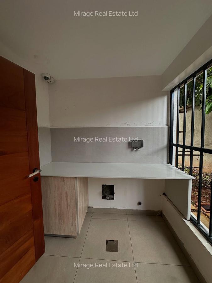 4 Bed Townhouse with En Suite in Uthiru - 15