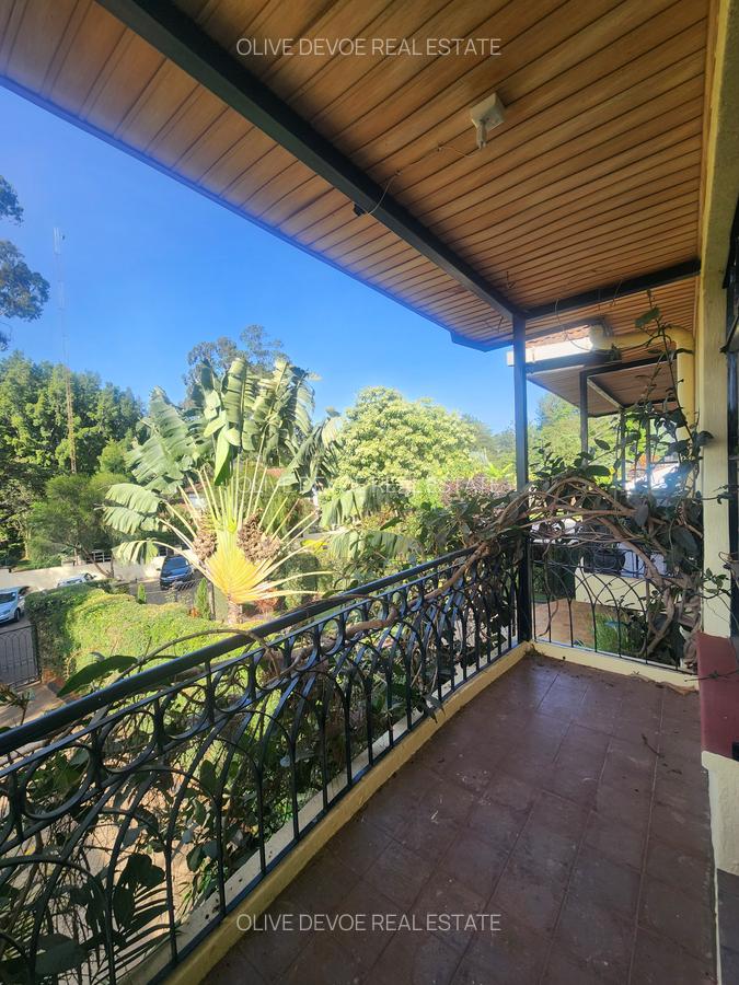 4 Bed Townhouse with En Suite in Lavington - 16