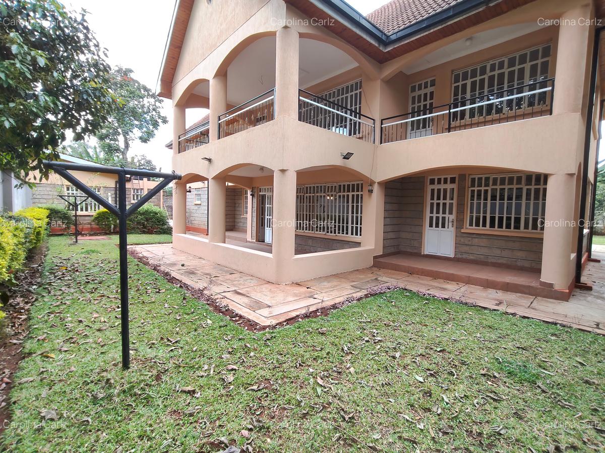 4 Bed House with En Suite at Rosslyn Lone Tree - 11