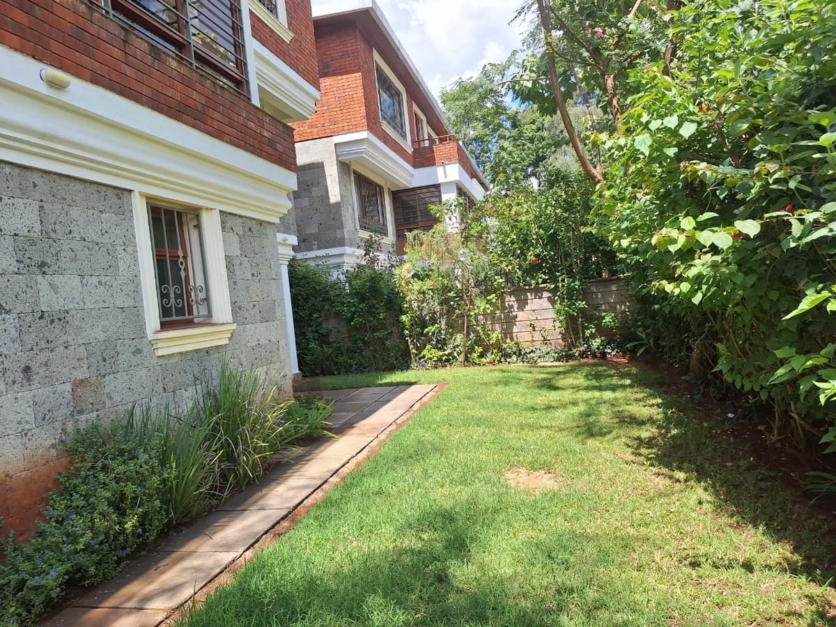 5 Bed Townhouse with En Suite in Spring Valley - 2