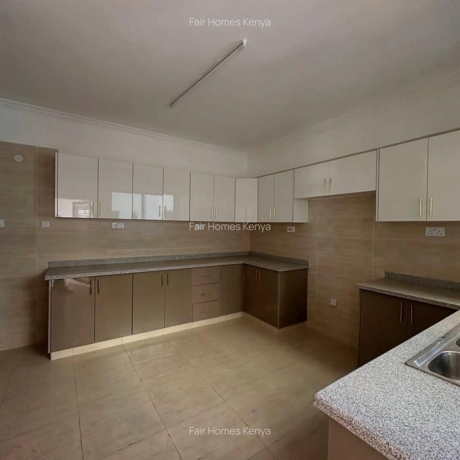 3 Bed Apartment with En Suite at Hatheru Road - 10