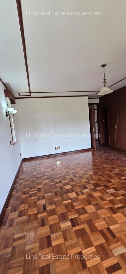 4 Bed Townhouse with En Suite in Lavington - 13