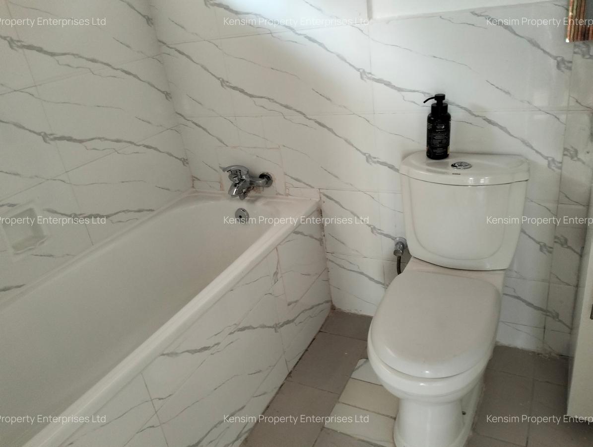 5 Bed House with En Suite in Lavington - 2