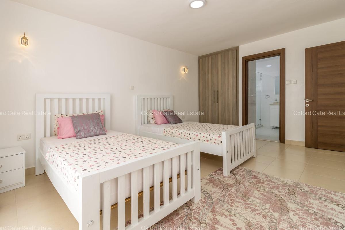 5 Bed Townhouse with En Suite at Muthama Raod - 6