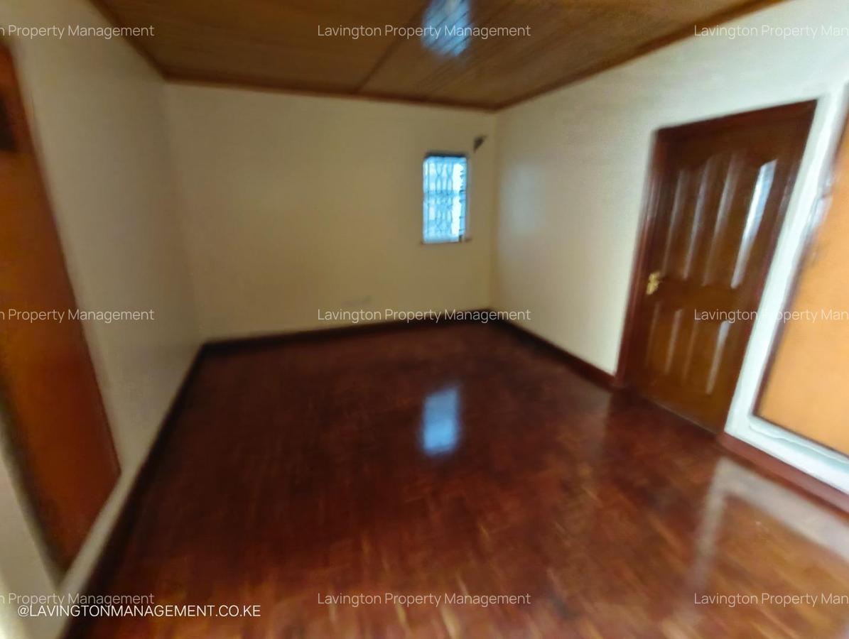 5 Bed Townhouse with En Suite at Valley Arcade - 15