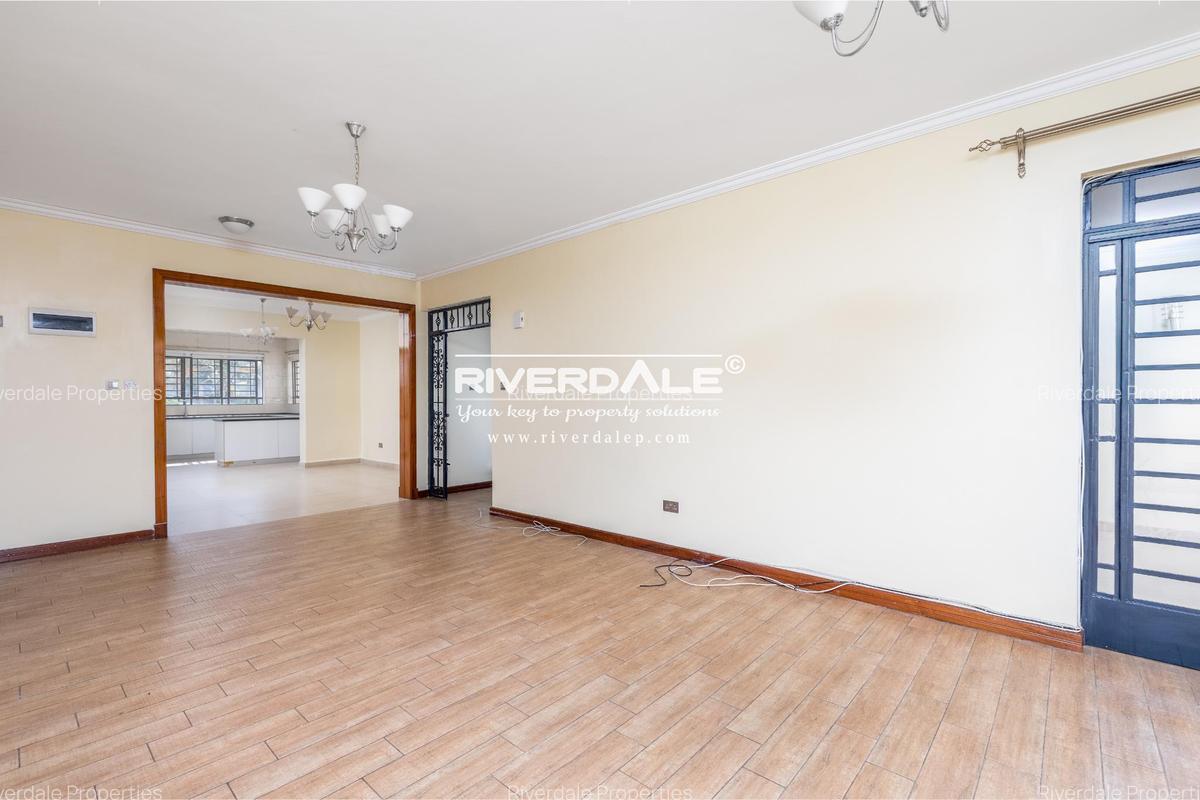 4 Bed Apartment with En Suite in Parklands - 1