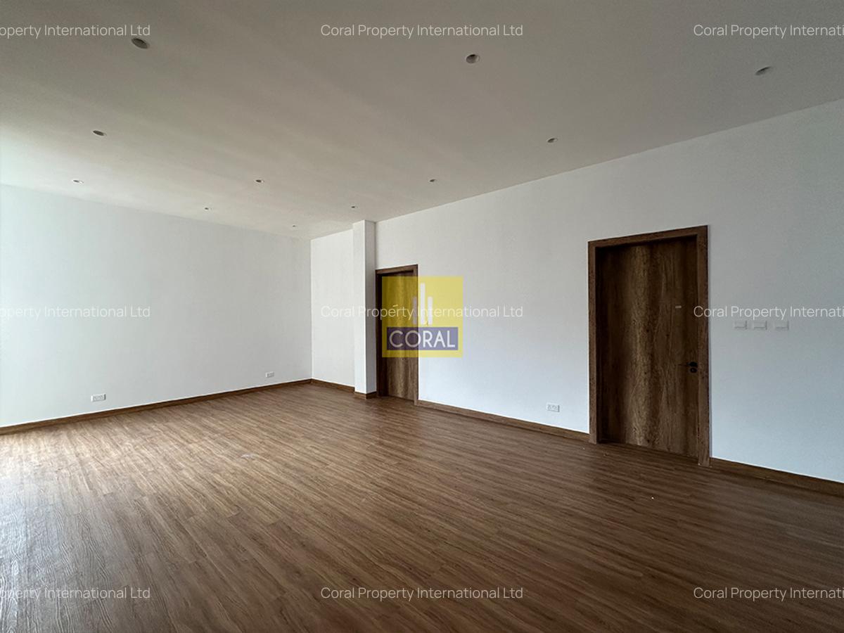 5 Bed House in Rosslyn - 10