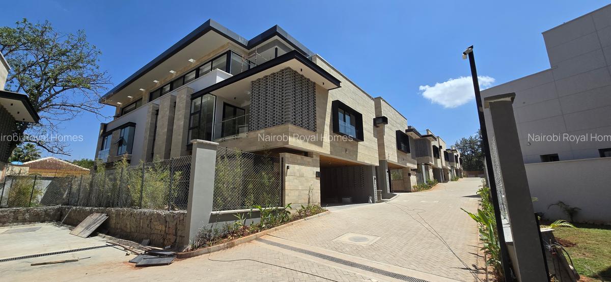 5 Bed Townhouse with En Suite at Grovelia Grove - 4