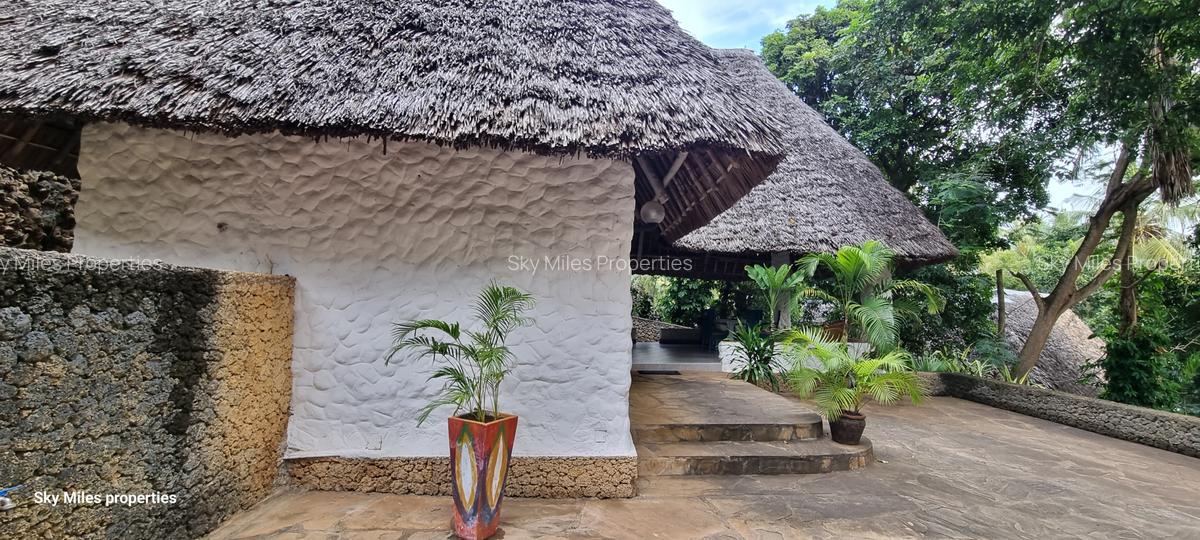 1 Bed Villa with En Suite at La-Marina - 2