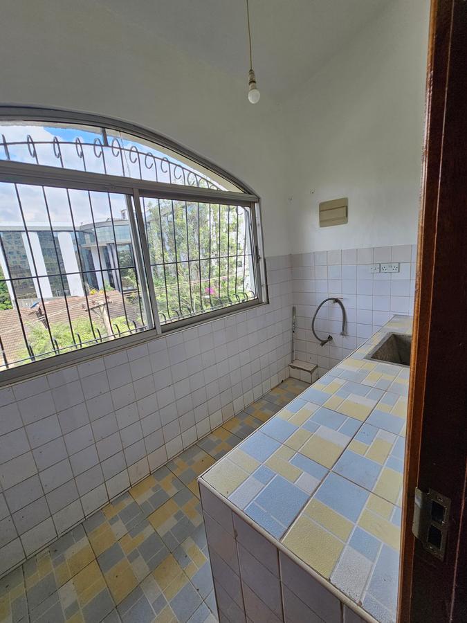 4 Bed Apartment with En Suite at Kilimani - 17