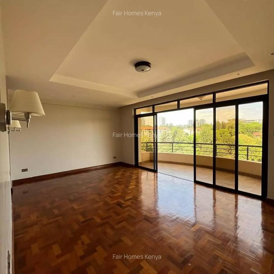 4 Bed Apartment with En Suite at Riverside Drive - 9