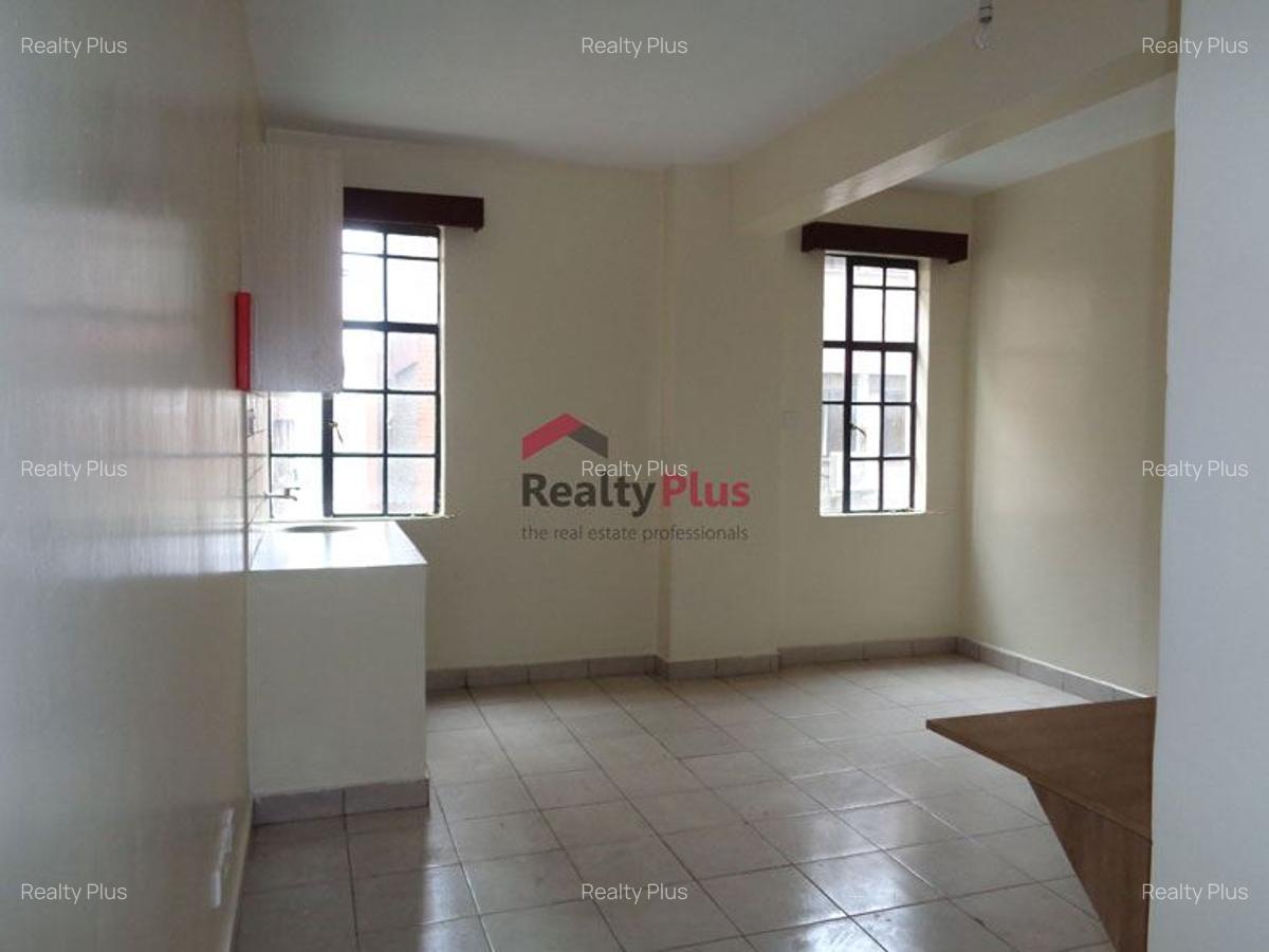 Studio Apartment with En Suite in Nairobi West - 3