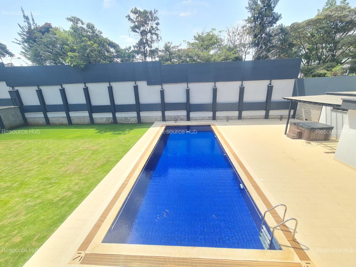 5 Bed House with En Suite at Nyari - 2