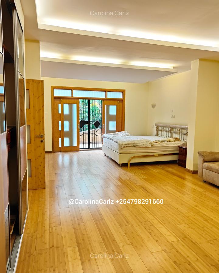 5 Bed Villa with En Suite at Kyuna Road - 13