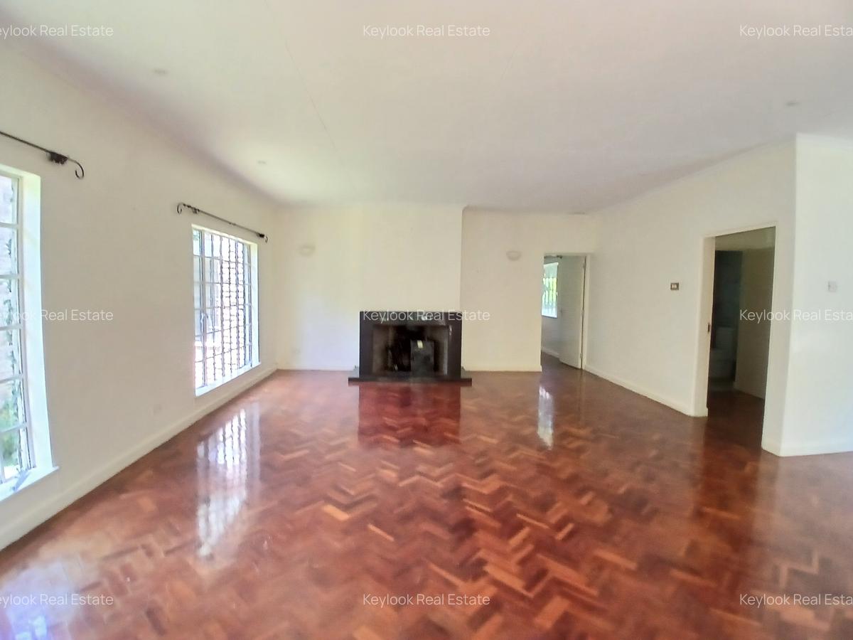 4 Bed House with En Suite at Lavington Green - 15