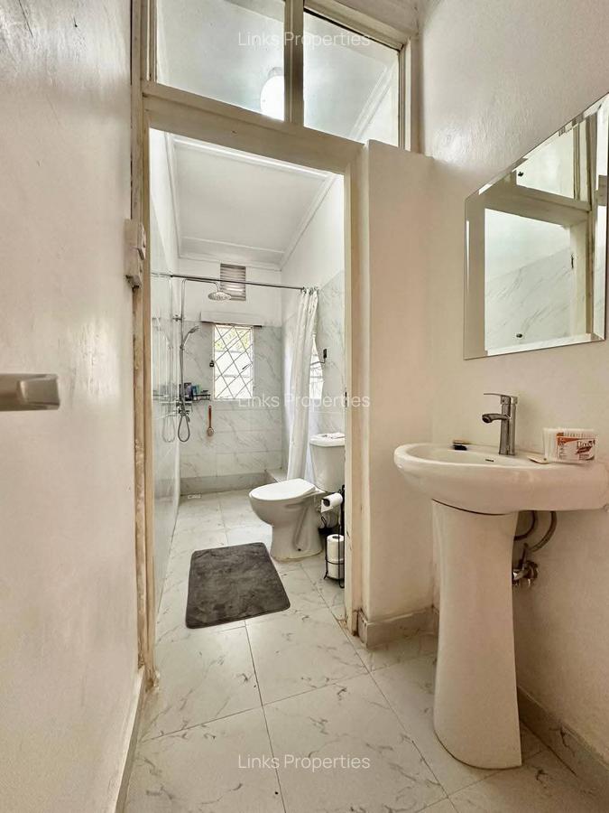 2 Bed House with En Suite at Karen - 10