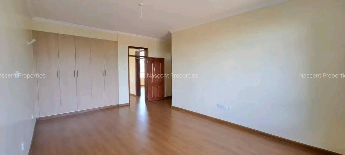5 Bed House with En Suite in Kyuna - 12