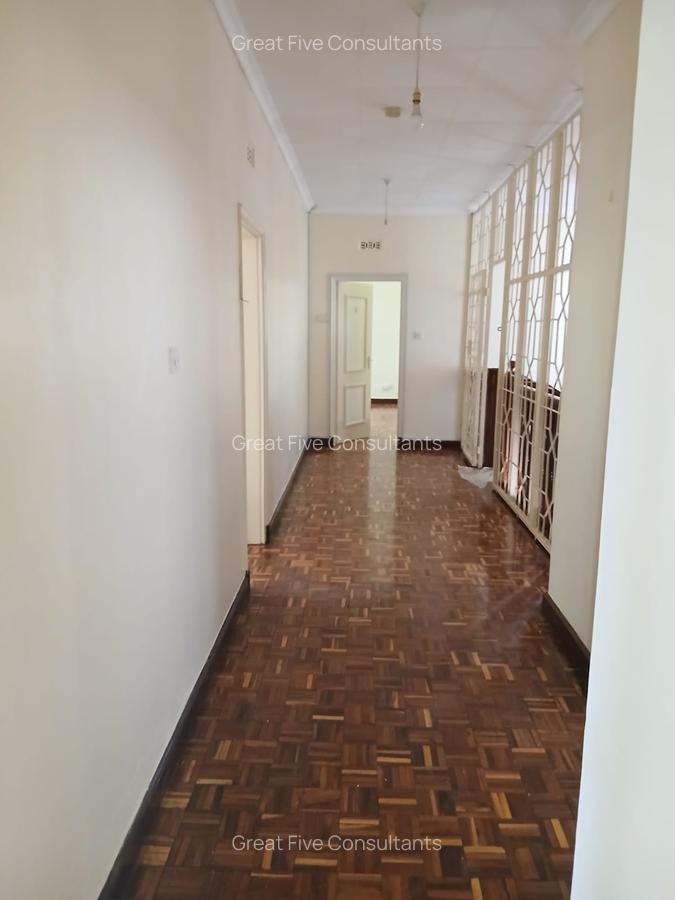 5 Bed Villa with En Suite in Gigiri - 9