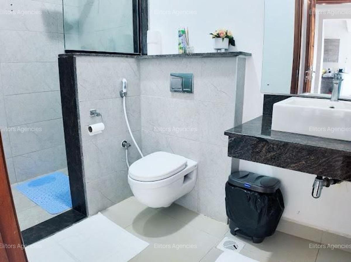 Serviced 2 Bed Apartment with En Suite at Lantana Road - 17