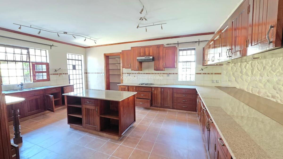 4 Bed Townhouse with En Suite at Peponi Road 986 - 18