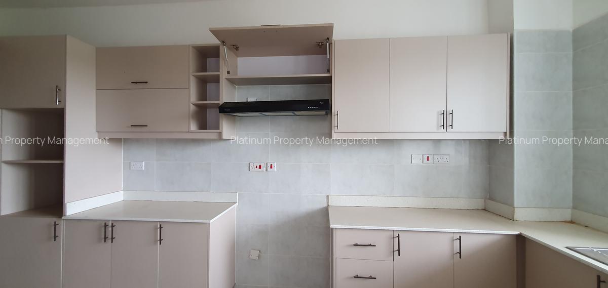 4 Bed Apartment with En Suite at City Park Drive - 7