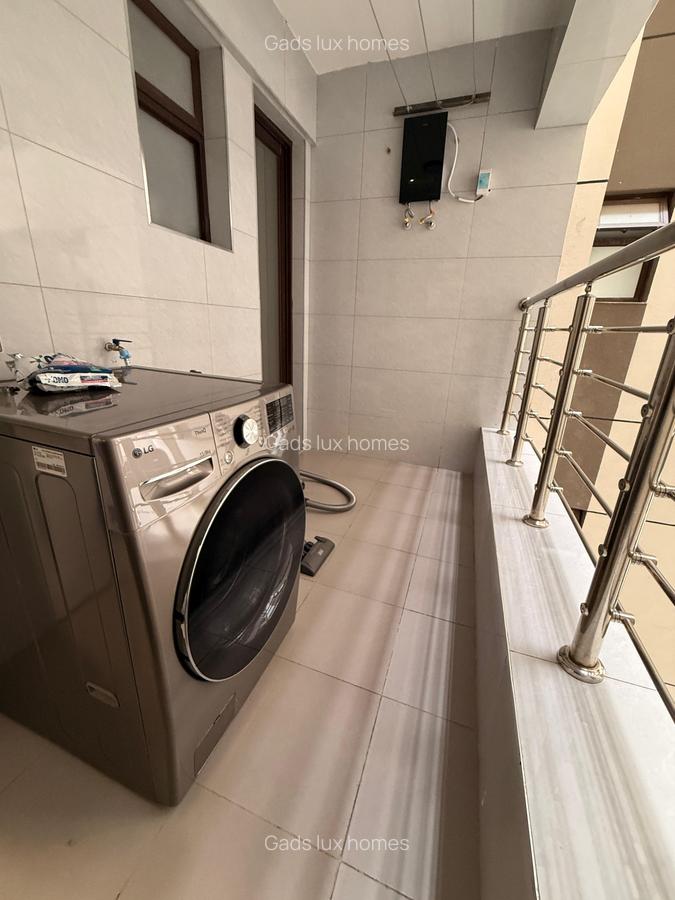 Serviced 3 Bed Apartment with En Suite at Riverside - 2