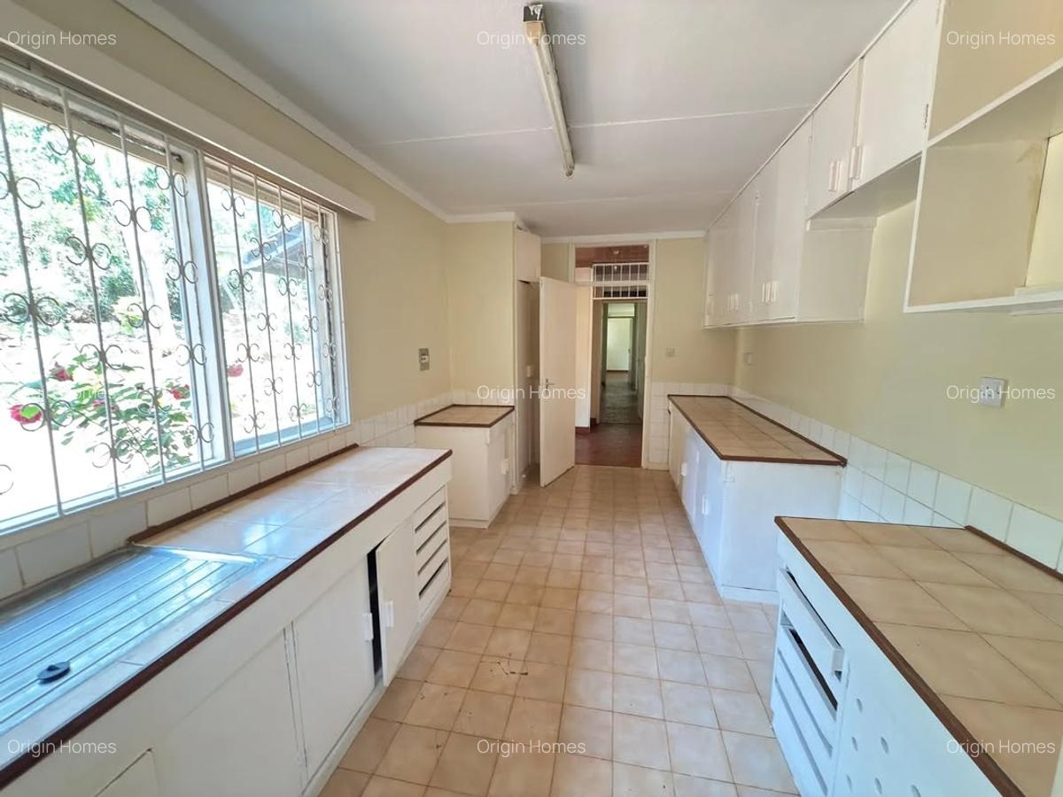 4 Bed House with En Suite at Loresho - 13