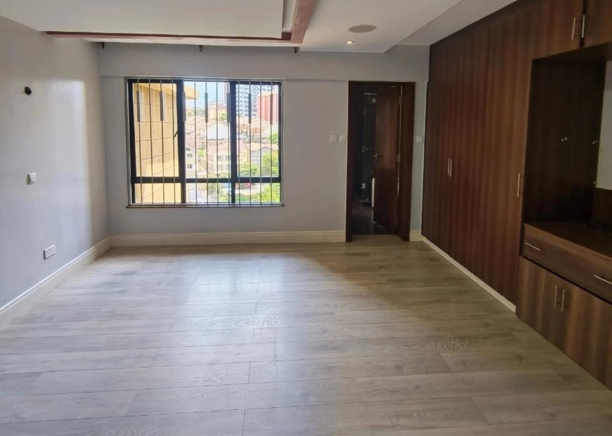 3 Bed Apartment with En Suite at Kilimani Estate Nairobi - 4