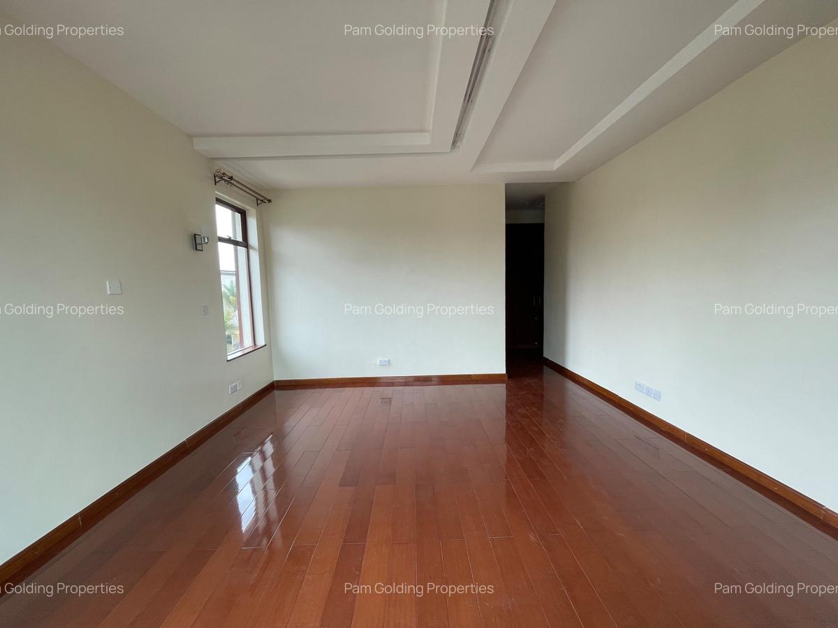 5 Bed Townhouse with En Suite in Karen - 13