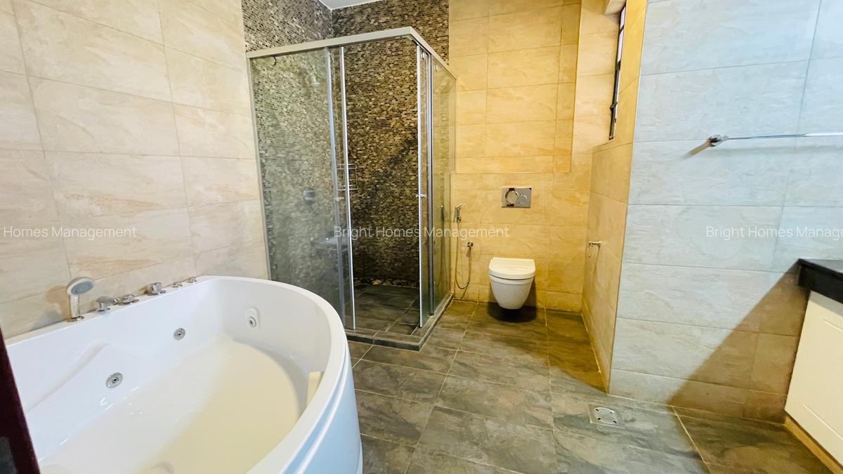 5 Bed Townhouse with En Suite in Lavington - 16