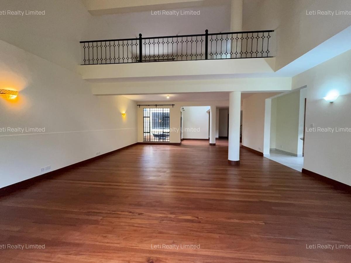 5 Bed Townhouse with En Suite in Lavington - 7