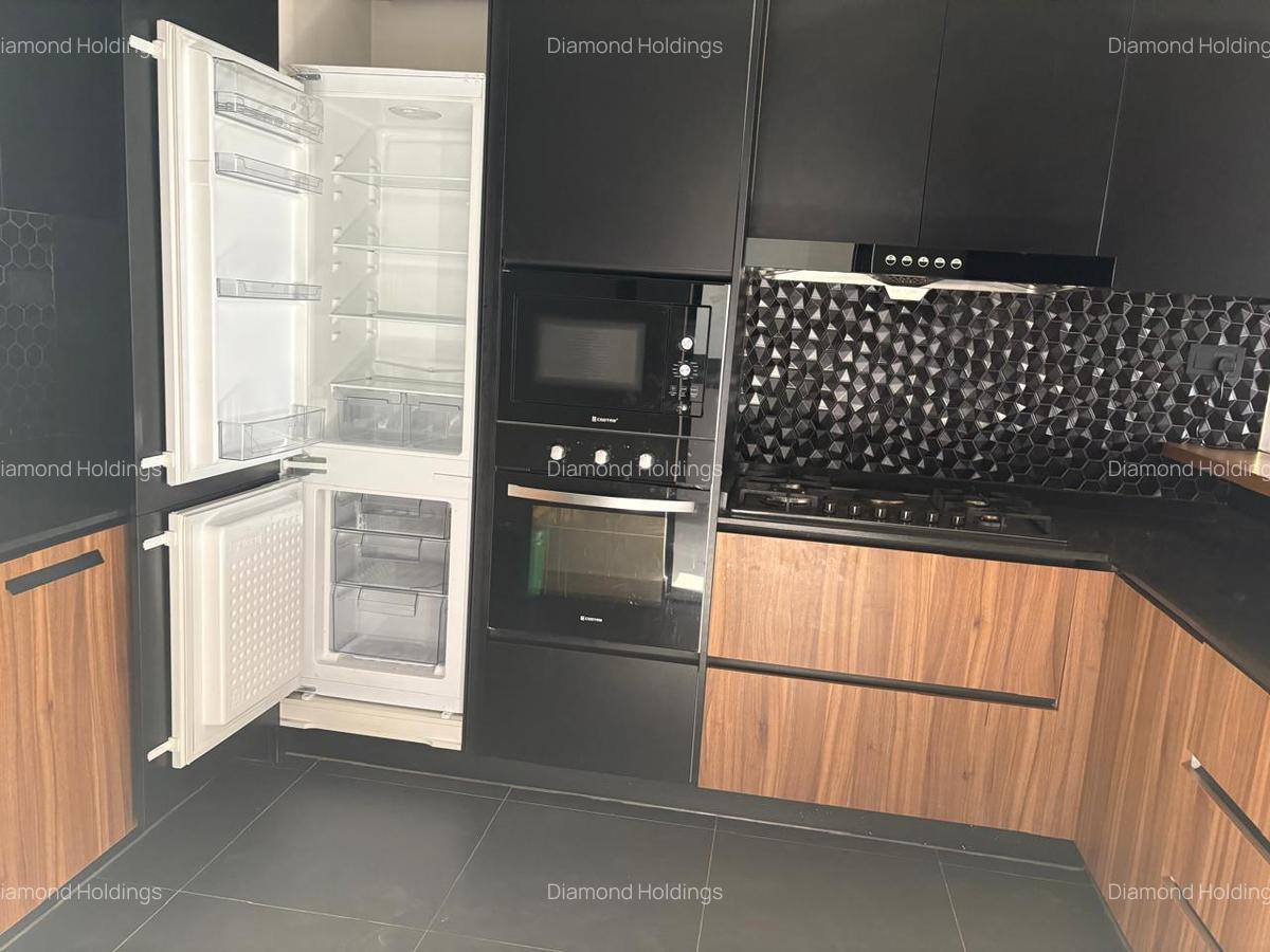 3 Bed Apartment with En Suite at Brookside - 13