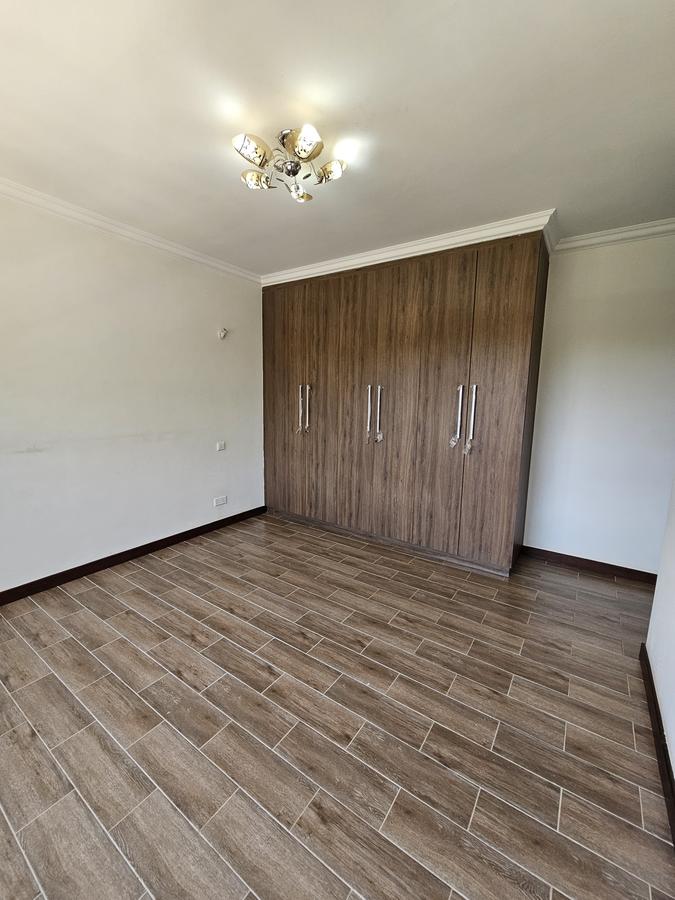 3 Bed Apartment with En Suite in Parklands - 4