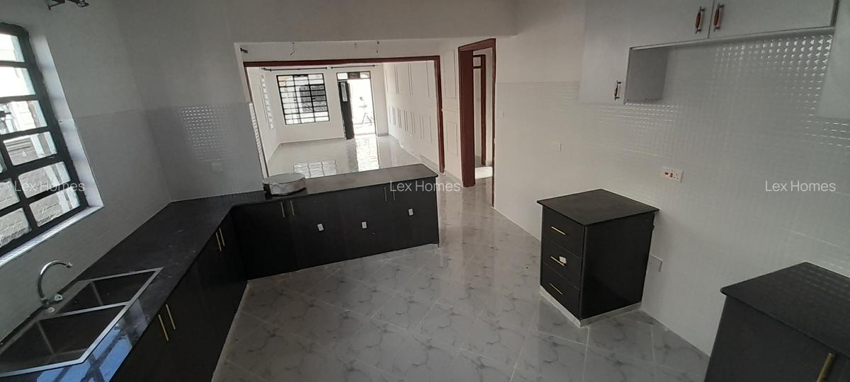 3 Bed House with En Suite at Rimpa - 10