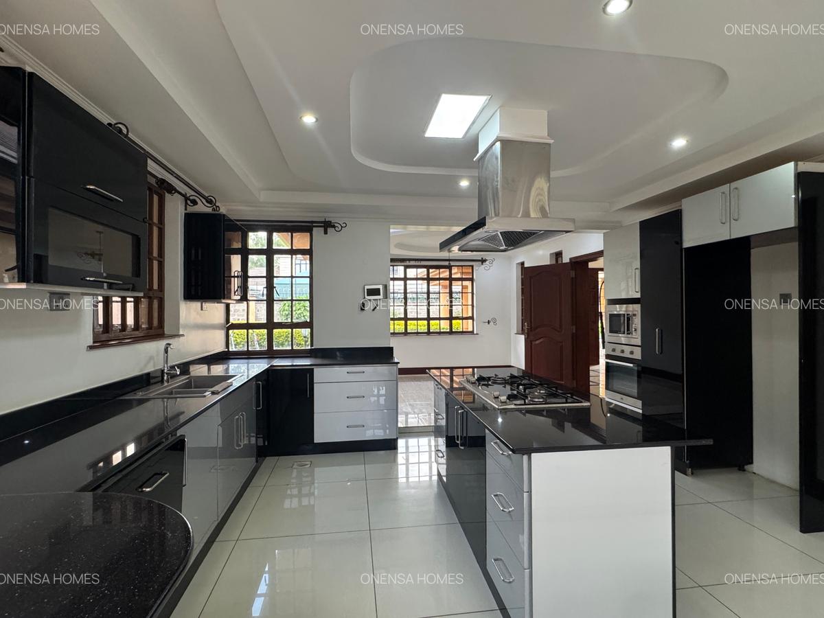 5 Bed House with En Suite in Runda - 7