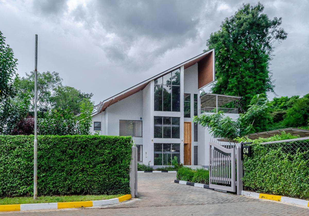 5 bed house with en suite in karen