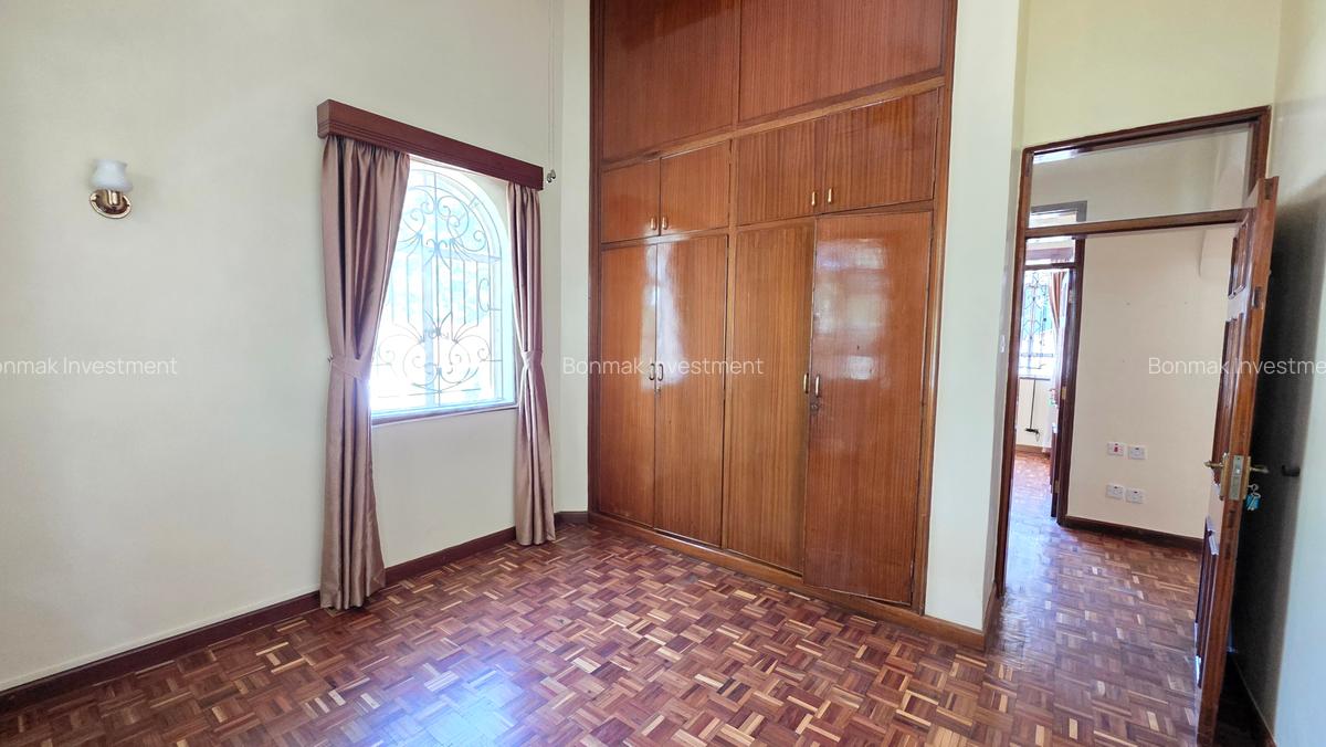 4 Bed House with En Suite at Nyari Central - 14