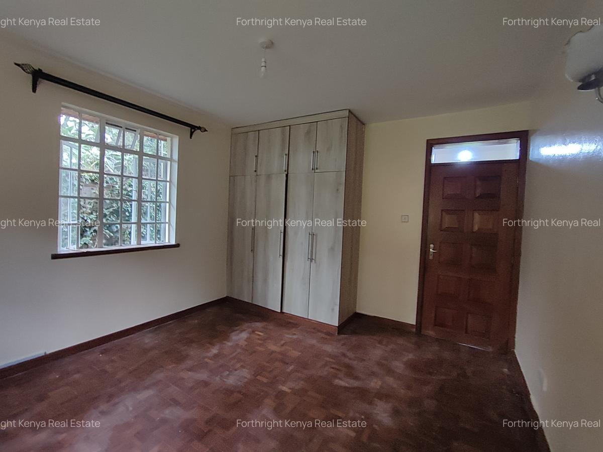 5 Bed House with En Suite at Hardy - 14