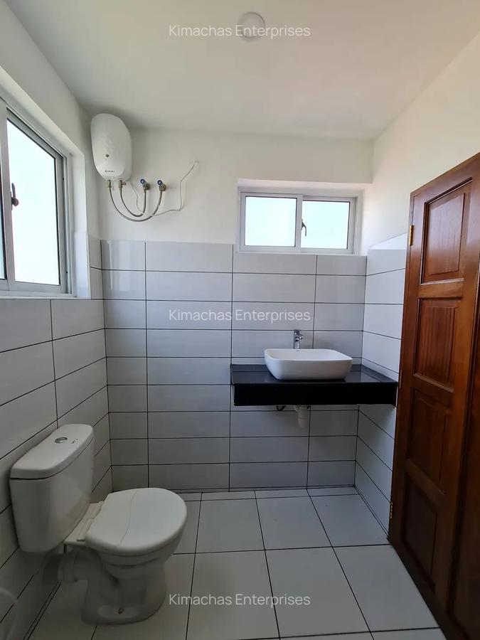 1 Bed Apartment with En Suite at 2Nd Avenue Nyali - 15