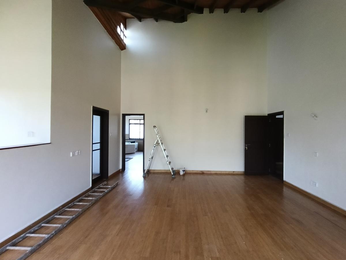5 Bed Townhouse with En Suite in Lavington - 10